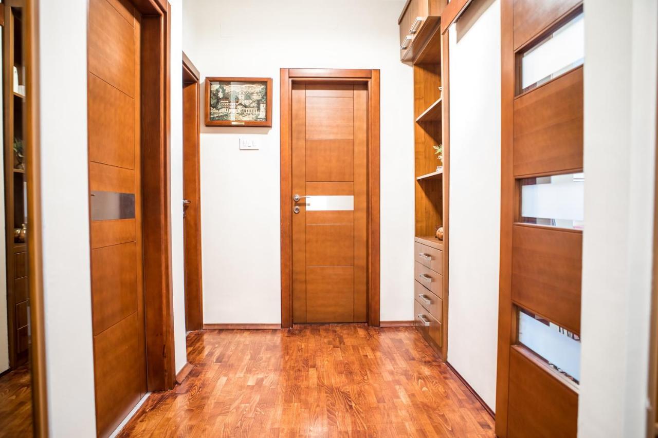 Luxury Apartment 포드고리차 외부 사진