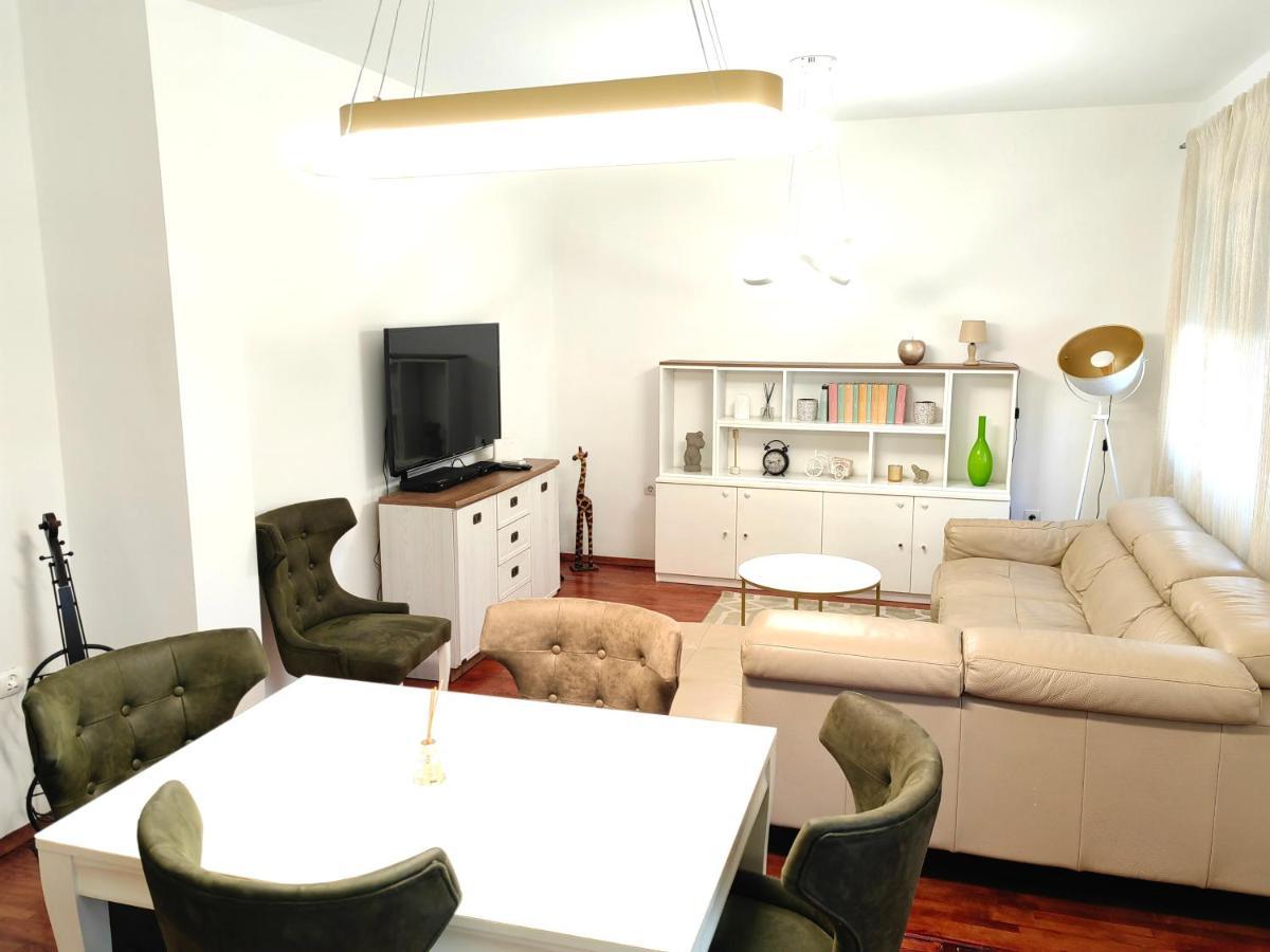 Luxury Apartment 포드고리차 외부 사진